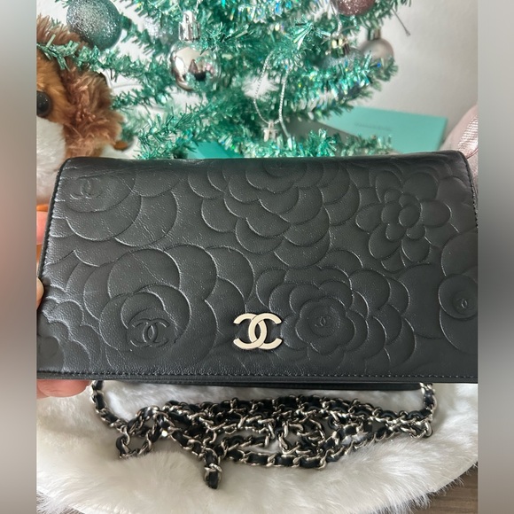 Chanel Camellia Embossed Wallet on Chain WOC Black - Picture 2 of 11